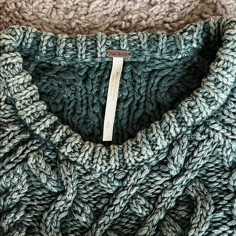 Free People Cable Knit Sweater Dress - like new without tags size small - Picture 3 of 4